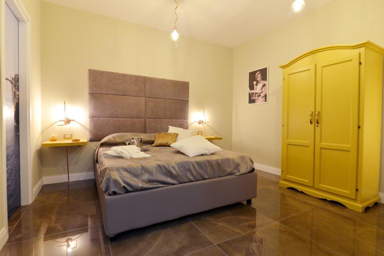 나폴리 Chiaia Roof B&B 외부 사진